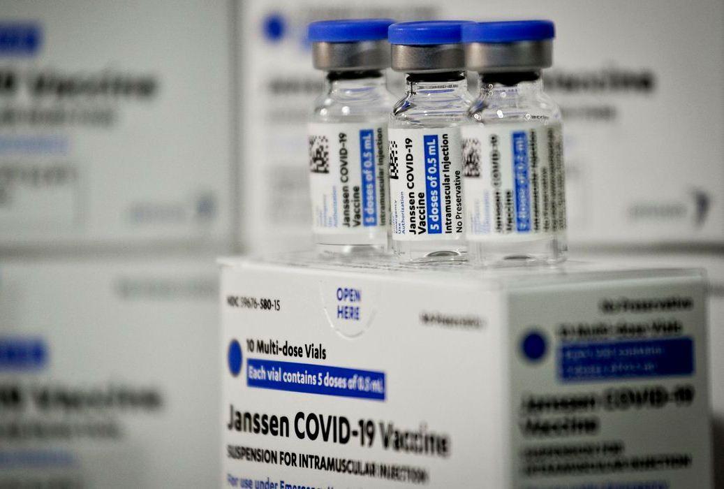 Mais 1,4 milhão de doses da vacina da Janssen chegam ao Brasil