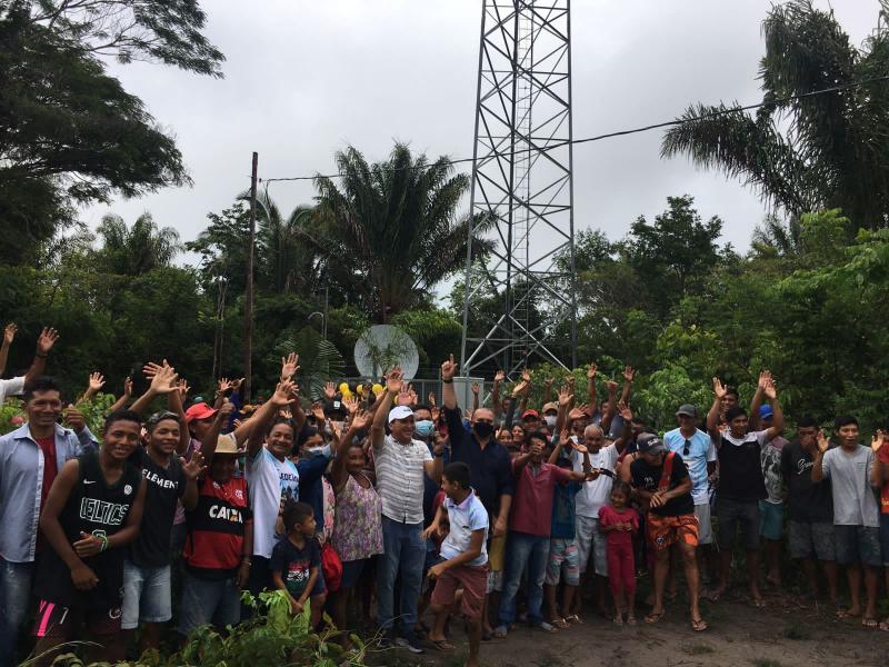 Comunitários do Distrito do Ariaú festejam chegada de sinal de telefonia