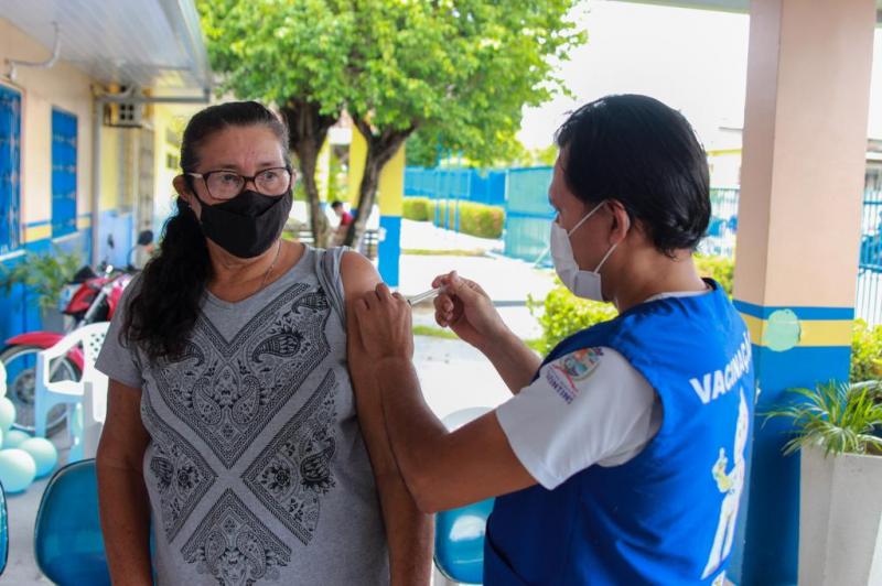 Em Parintins, mais de 2 mil pessoas participam do Dia D de Vacinação contra Covid-19