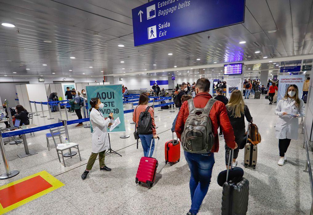 Governo passa a exigir comprovante de vacinação para entrar no Brasil