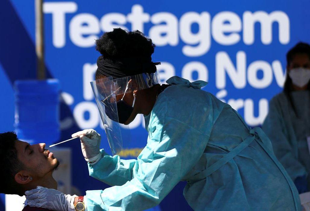 Em 24 horas, Brasil registra 6,8 mil novos casos da Covid-19