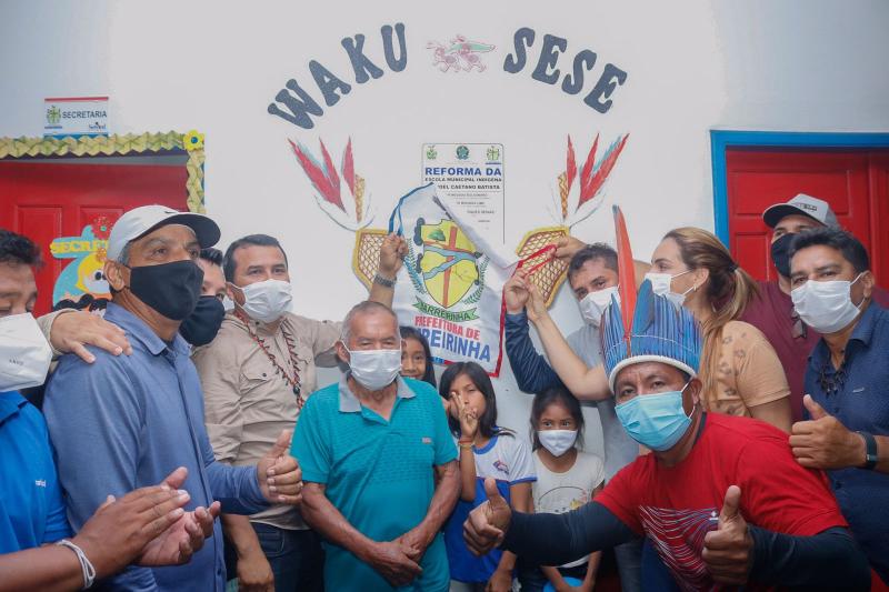 Prefeito Glenio Seixas inaugura mais duas escolas indígenas em Barreirinha 