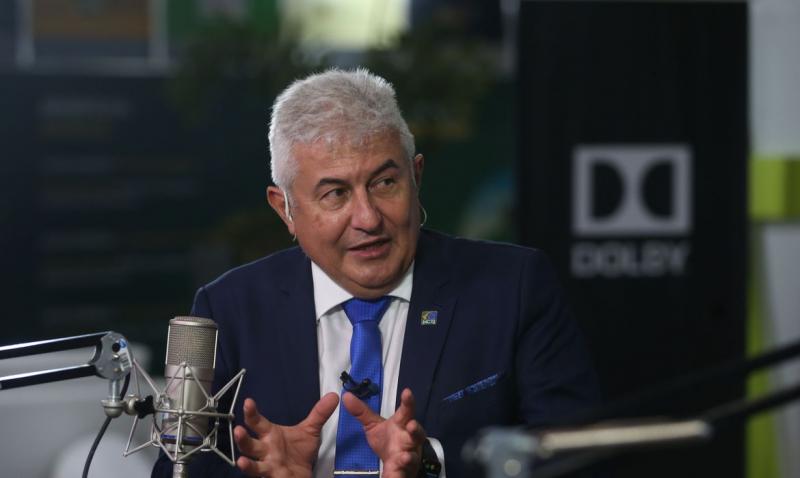 Brasil será independente na produção de vacina contra a Covid-19 em 2022, diz ministro Marcos Pontes