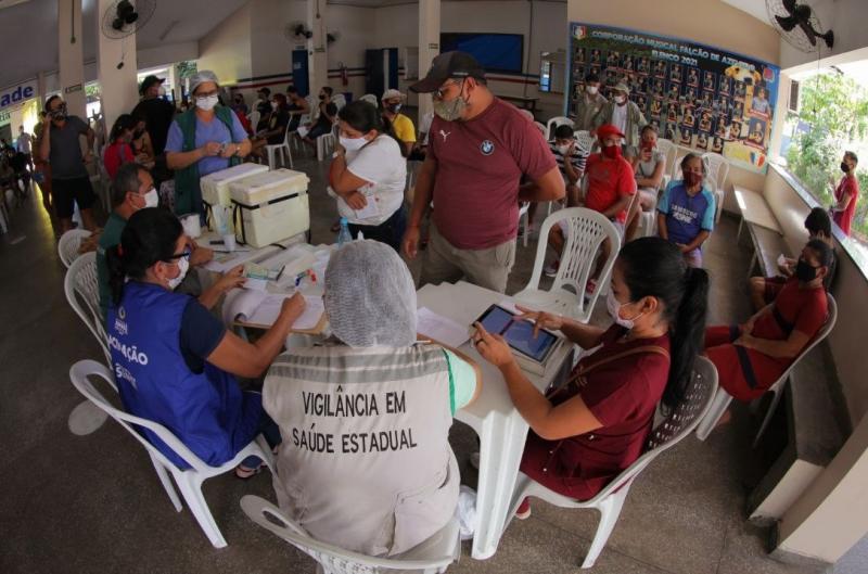 Carreta Vacina Amazonas fecha primeiro dia na zona oeste com quase 800 doses aplicadas