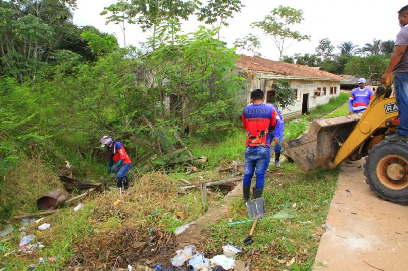 Prefeito de Barreirinha encabeça campanha de conscientização sobre limpeza urbana