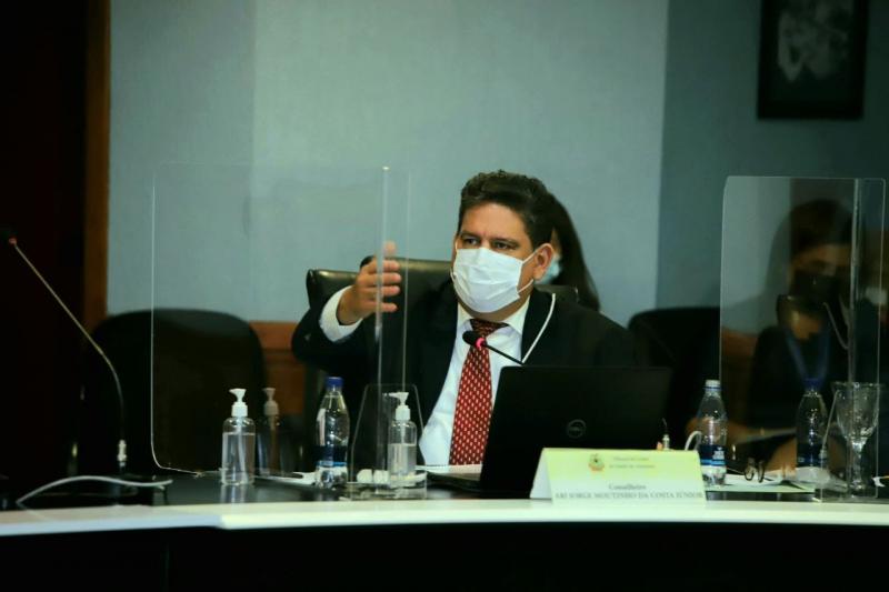 Ari Moutinho Júnior suspende pregão eletrônico para fornecimento de vestuário da Prefeitura de Manaus