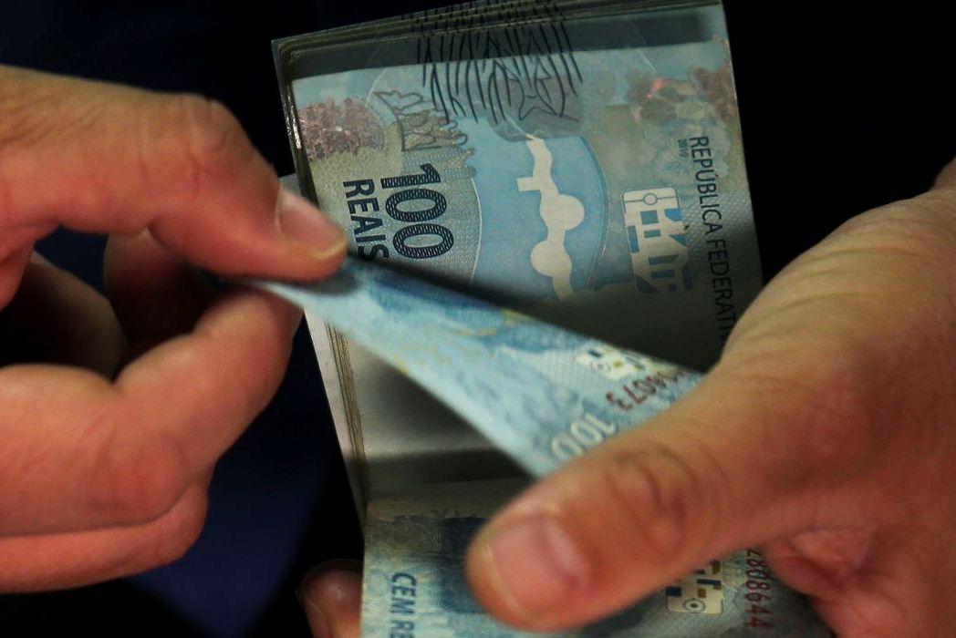 Auxílio Brasil: definido calendário de exigências de saúde e educação