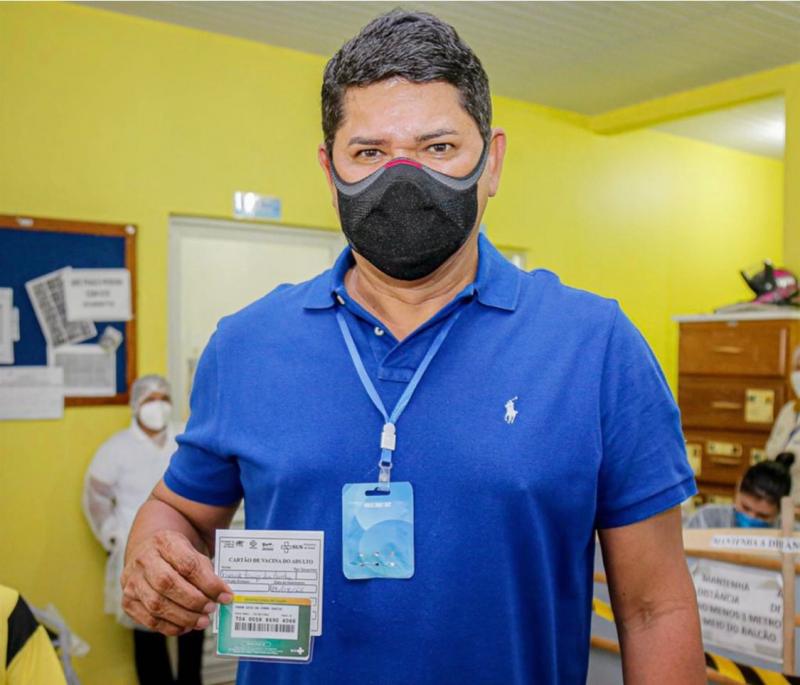 Bi Garcia diz que está recuperado da Covid-19 e retoma trabalho