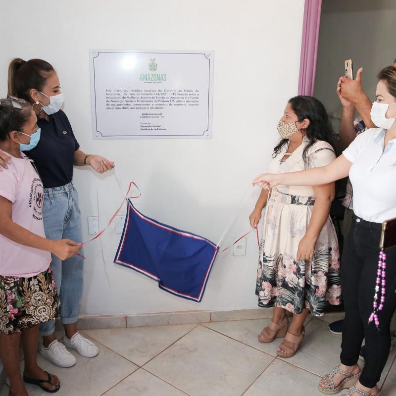 Governo do Amazonas entrega fomento à instituição do setor social de Iranduba no valor aproximado de R$ 80 mil