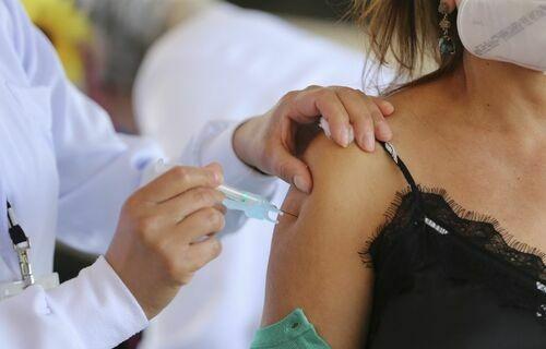 Ministro da Saúde afirma que vacina contra Covid-19 reduz mortes e hospitalizações no Amazonas