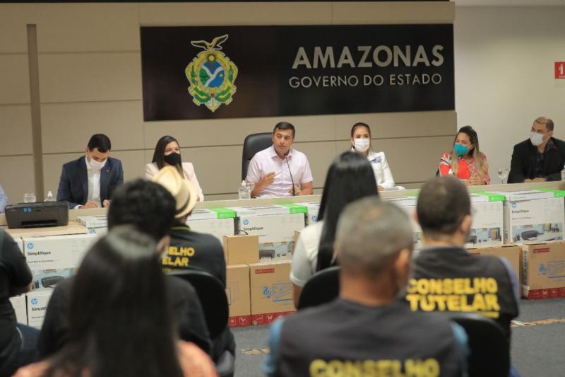 Governador Wilson Lima entrega R$ 180 mil em equipamentos para Conselhos Tutelares de Manaus