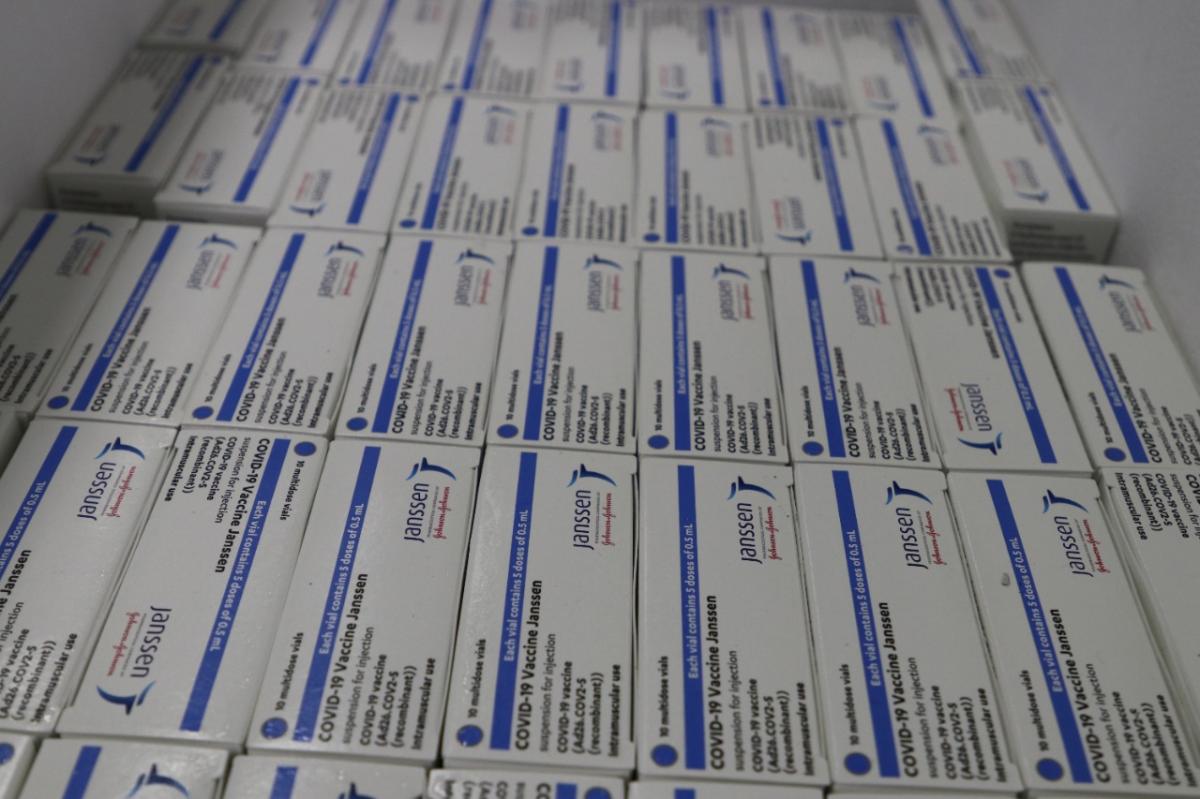 Amazonas recebe mais 99,6 mil doses de vacina contra Covid-19