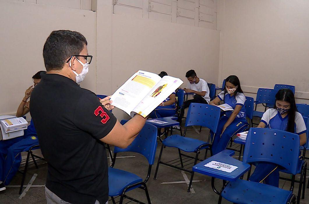 Estudo mostra defasagem de salários de professores da rede particular