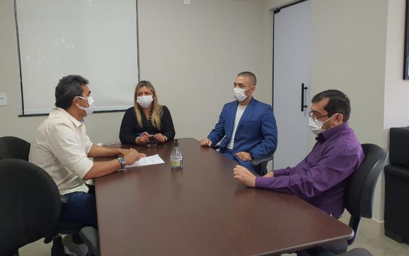 Prefeitura e JUCEA definem parceria para funcionamento do posto de atendimento no PAC