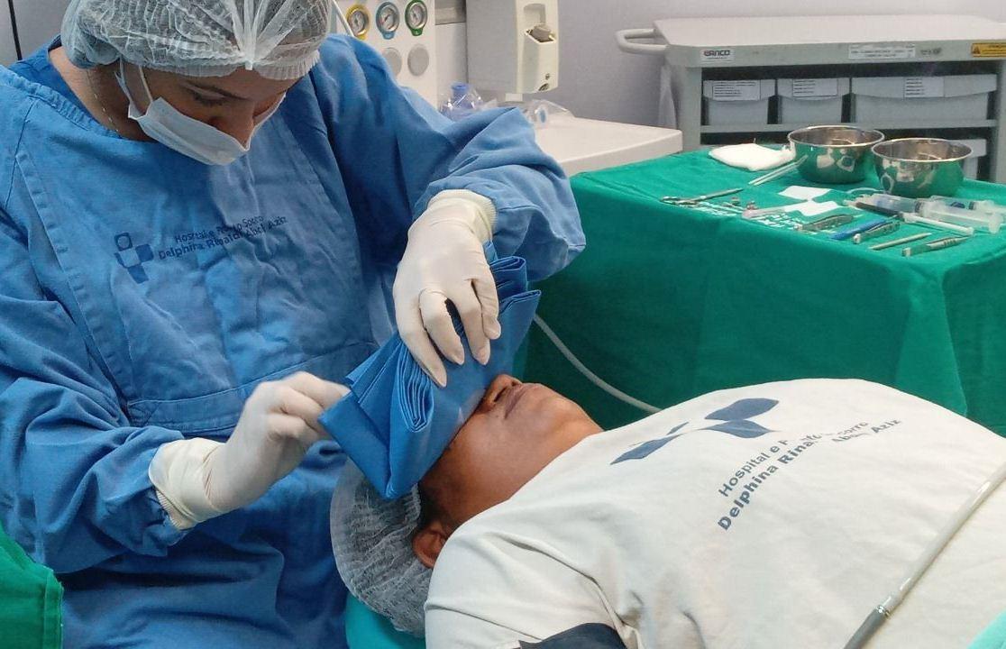 Hospital Delphina Aziz dá início à realização da cirurgia de catarata