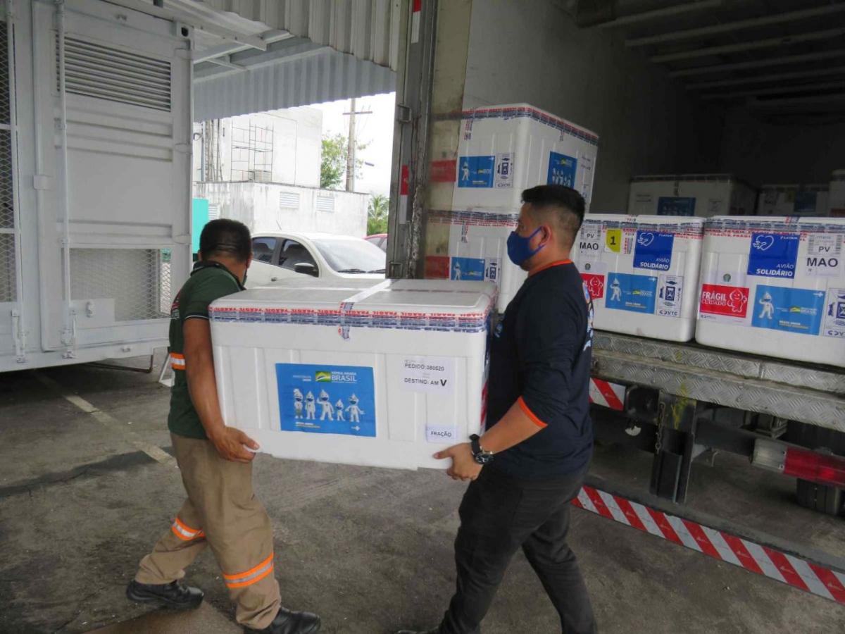 Amazonas recebe 304,6 mil doses de vacina CoronaVac nesta sexta (25)