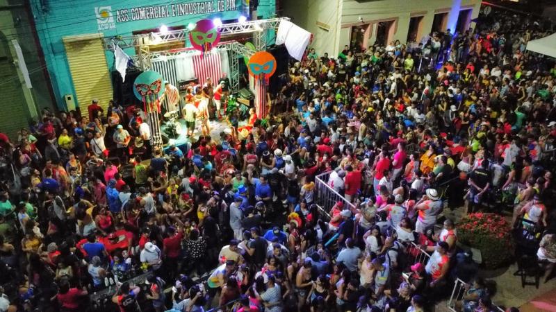 CarnaBoi: Parintins mata saudade de brincar de boi e pular Carnaval