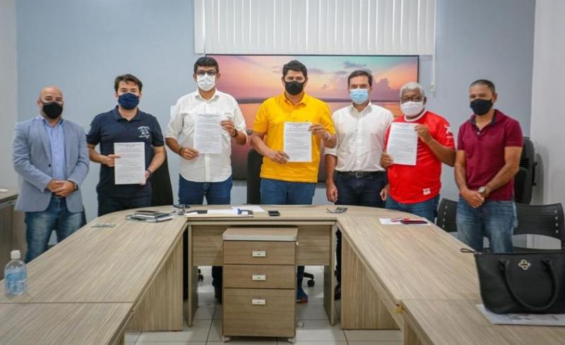 Governo do Estado e Prefeitura de Parintins discutem regulamento do Festival Folclórico 2022