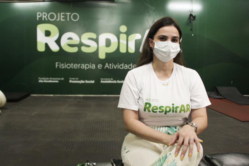 Força e determinação marcam história da fisioterapeuta que trabalhou na linha de frente contra a Covid-19