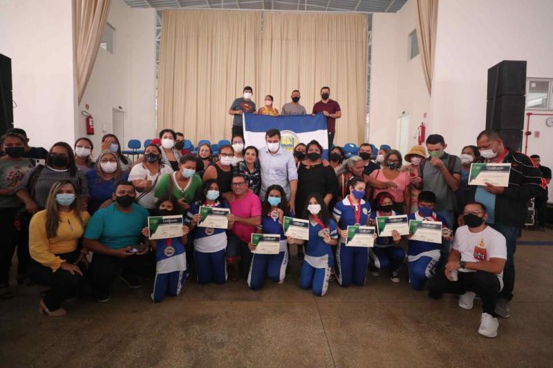 Mais de 500 profissionais de educação de Tefé são certificados no projeto ‘Trilhas do Saber’