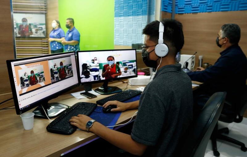 Governo do AM investe em interatividade para aulas da rede estadual em comunidades ribeirinhas e rurais