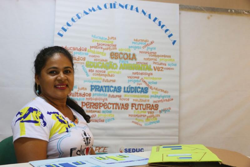 Professora da rede estadual de ensino é selecionada para a semifinal do Prêmio Professor Transformador