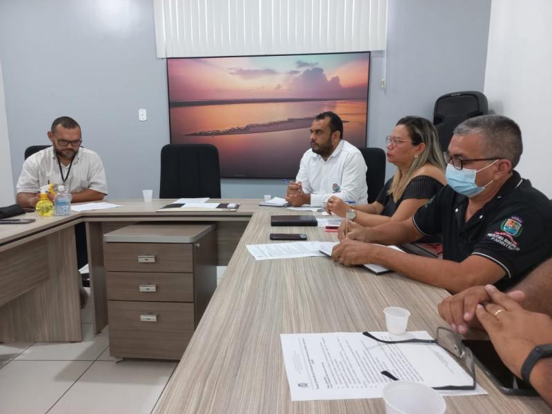 Entidades de Parintins discutem sobre Risco da Fauna no aeroporto Júlio Belém