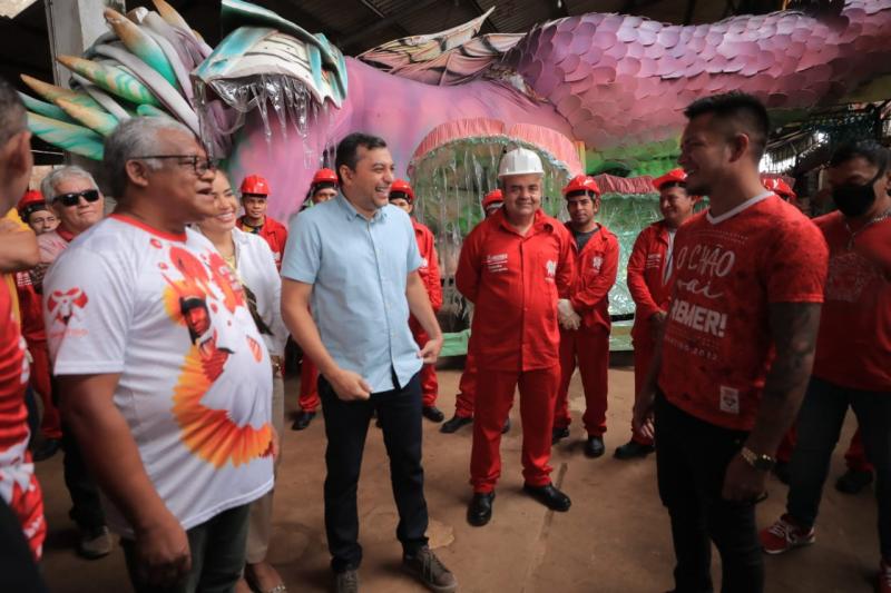 Em Parintins, Governador Wilson Lima acompanha reabertura dos galpões dos bois-bumbás Garantido e Caprichoso