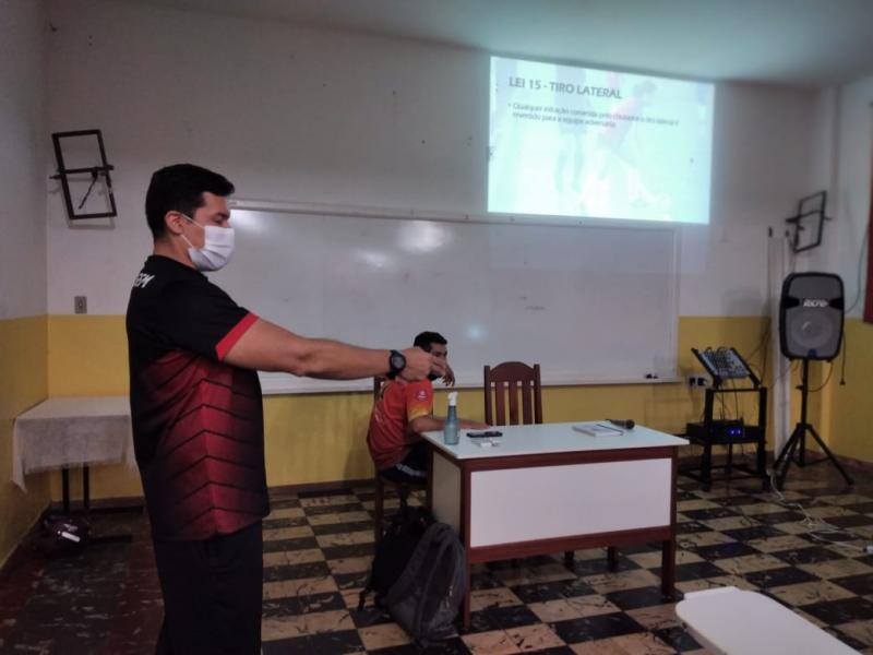 Coordenação da Copa Alvorada e equipe de arbitragem realizam mini clínica para atualização de regras do futsal