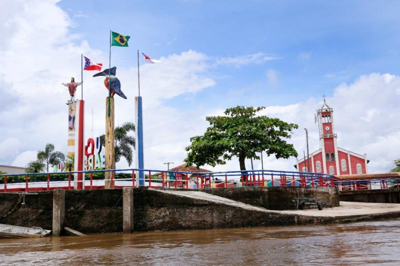 Sete alunos do Ensino Mediado por Tecnologia de Barreirinha são aprovados para a UEA