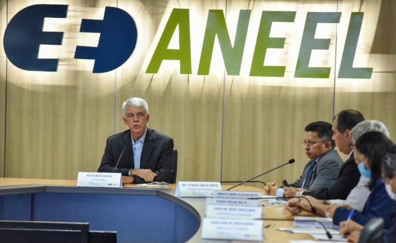 Deputado Sinésio Campos discute serviços de geração e distribuição de energia para o Estado junto à Aneel