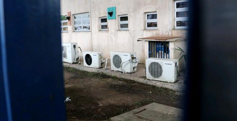 Em Parintins, manutenção em ar-condicionado de escola faz 12 crianças pararem no hospital