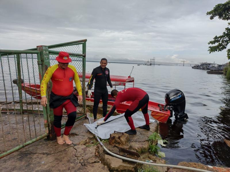 Bombeiros localizam e resgatam corpo de homem desaparecido no rio Negro
