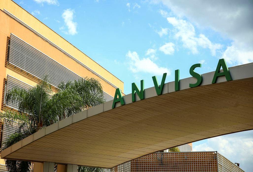 Anvisa vai revisar atos e resoluções sobre uso emergencial de vacinas