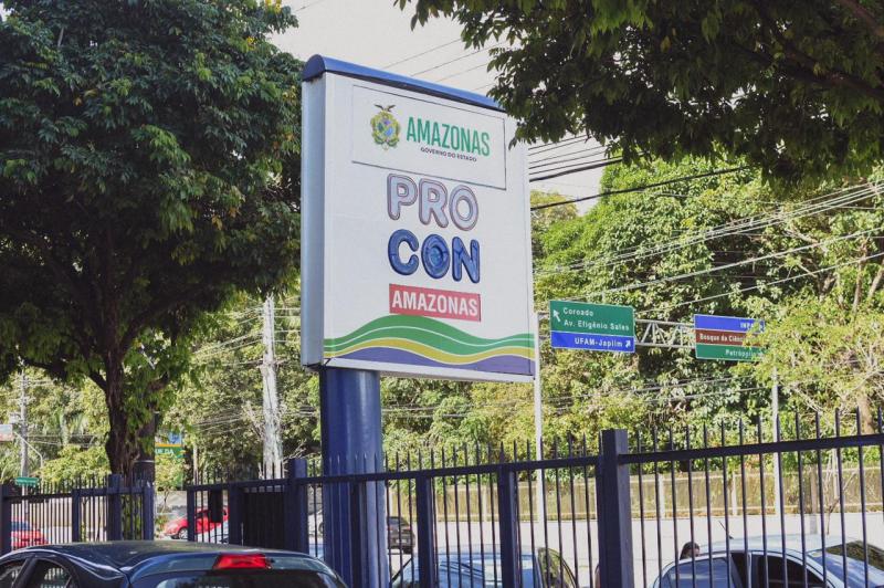 Procon-AM notifica faculdade sobre cobrança de taxa por carteirinha de acesso à instituição