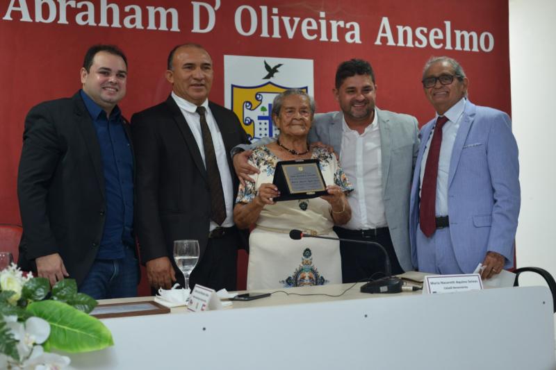 Em Barreirinha, matriarca da família Andrade Seixas recebe título Cidadã Benemérita