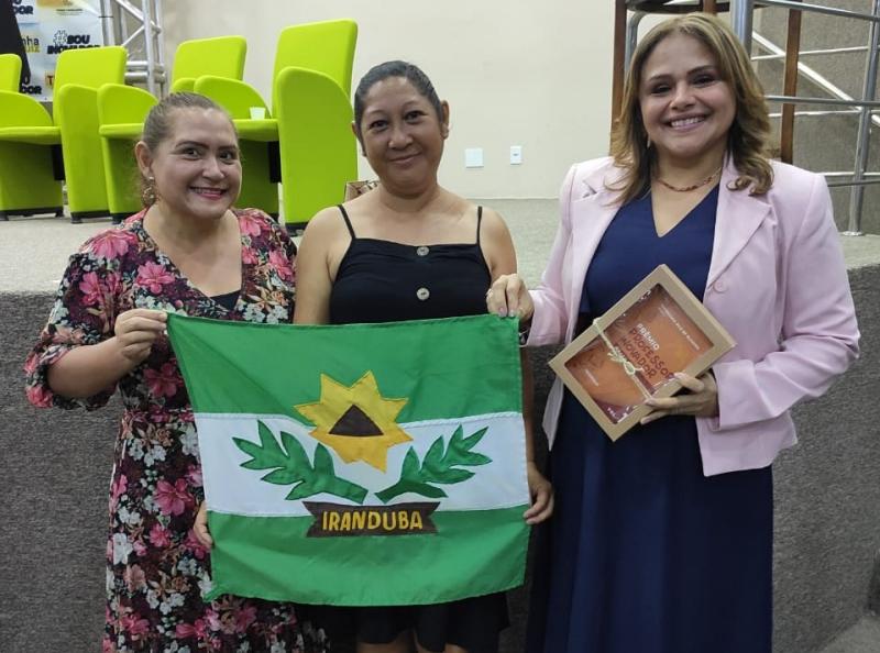 Professora da rede estadual recebe prêmio ‘Professor Inovador 2021’ com projeto autoral