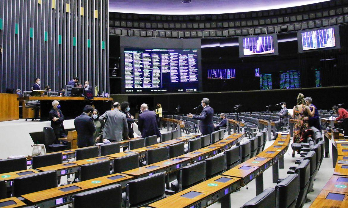 Congresso aprova transferência R$ 7,7 bilhões a estados e municípios