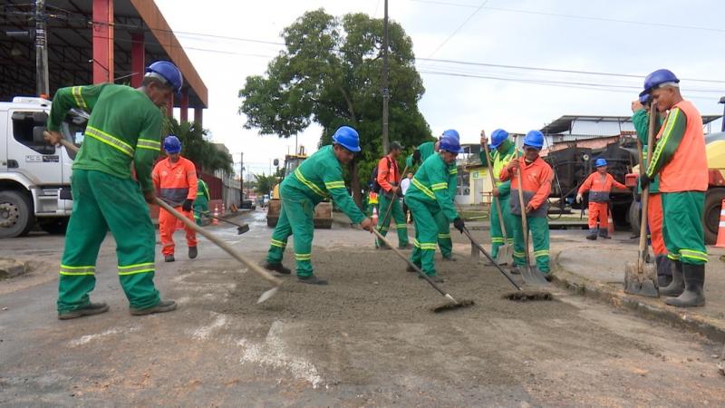Wilson Lima e David Almeida vistoriam início dos serviços de recapeamento asfáltico de 10 mil ruas da capital