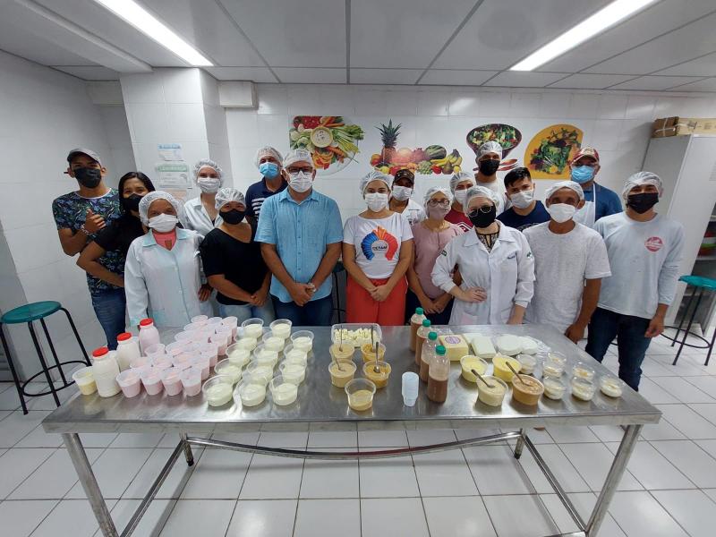 Curso de beneficiamento de leite é encerrado pelo Cetam e Sempa com apresentação de produtos