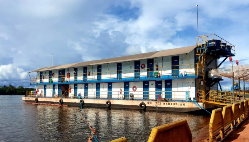 Cheia 2022: Governo do Estado envia balsa hospital para apoiar ações de saúde em Anamã