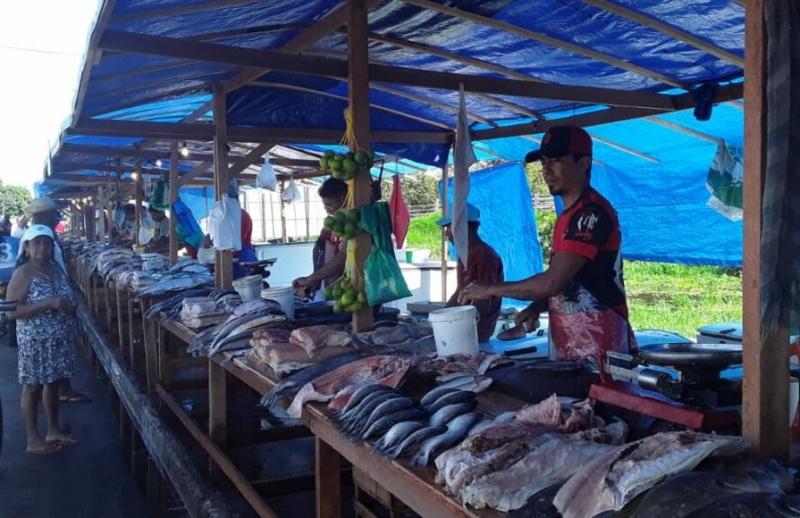 Devido a cheia, Feira da Conquista passa a funcionar no calçadão da orla do bairro União