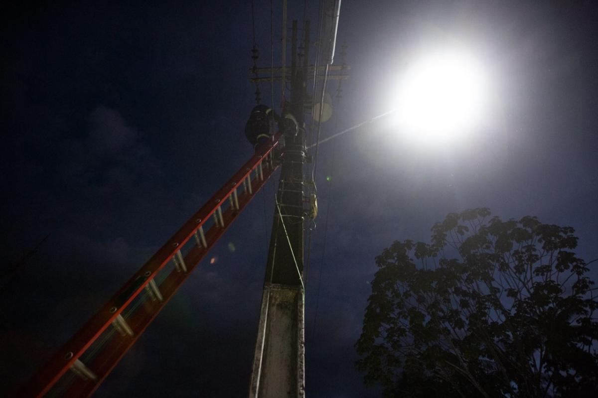 Governo do AM inicia implantação de iluminação de LED em Parintins