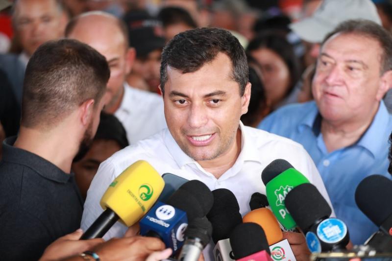 Wilson Lima destaca que Auxílio Estadual Enchente para mais de 9 mil famílias de Manacapuru vai injetar R$ 2,9 milhões no município