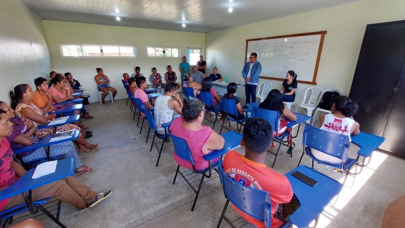 Cetam e Sempa qualificam produtores rurais de São João do Jacu para criação de galinha caipira