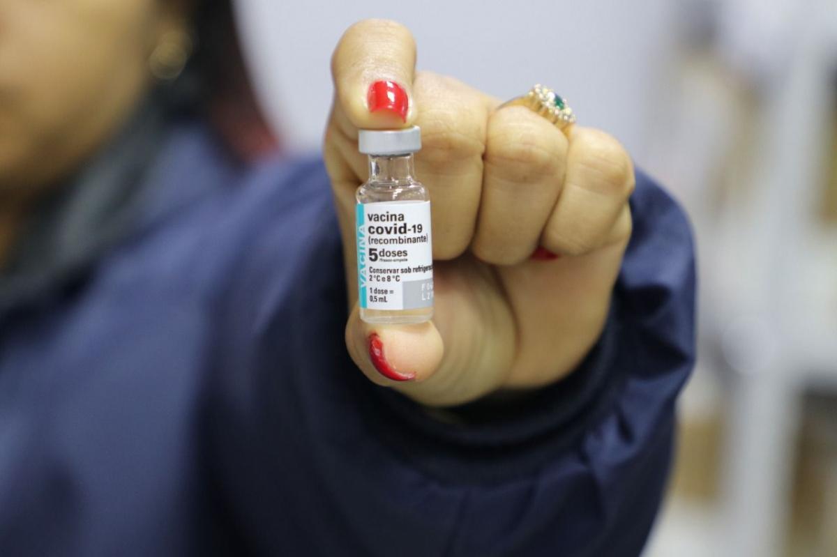 Amazonas recebe 71 mil doses de vacinas da AstraZeneca, nesta terça-feira (17)
