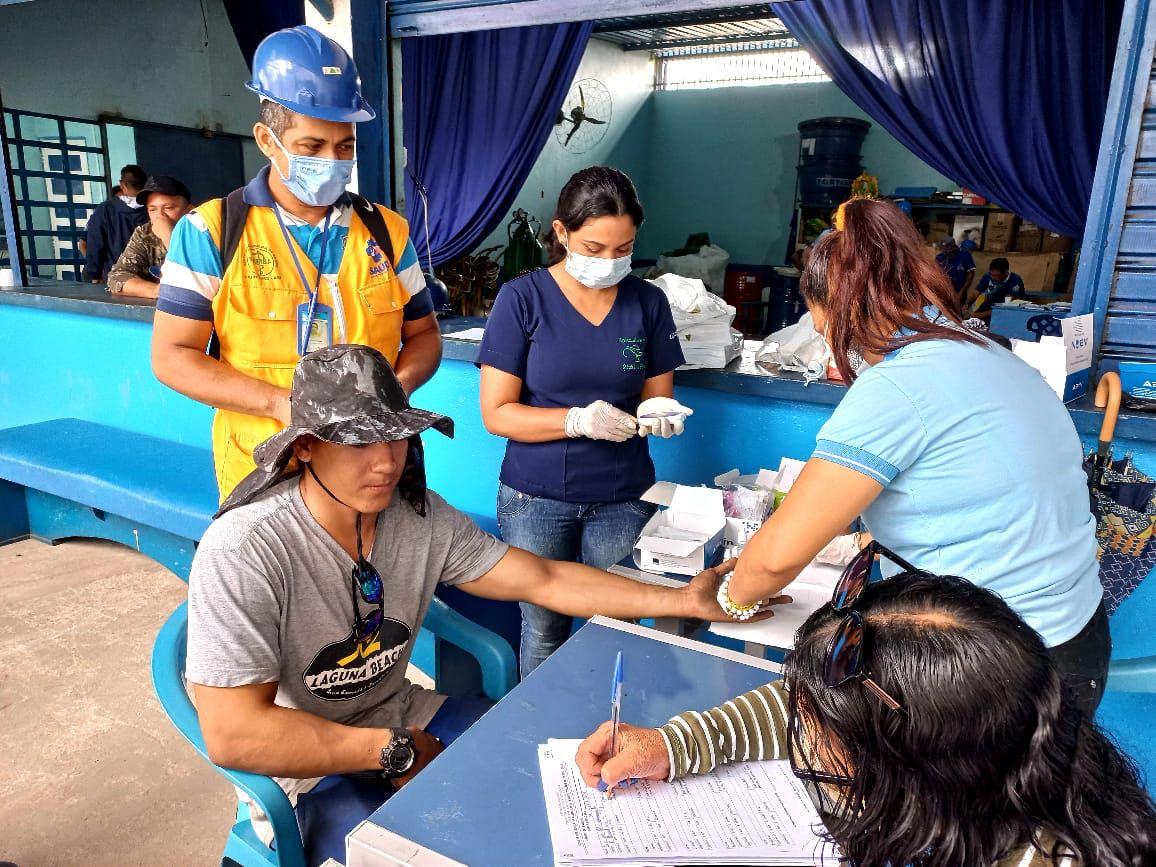 Caprichoso leva atendimento médico aos trabalhadores do galpão