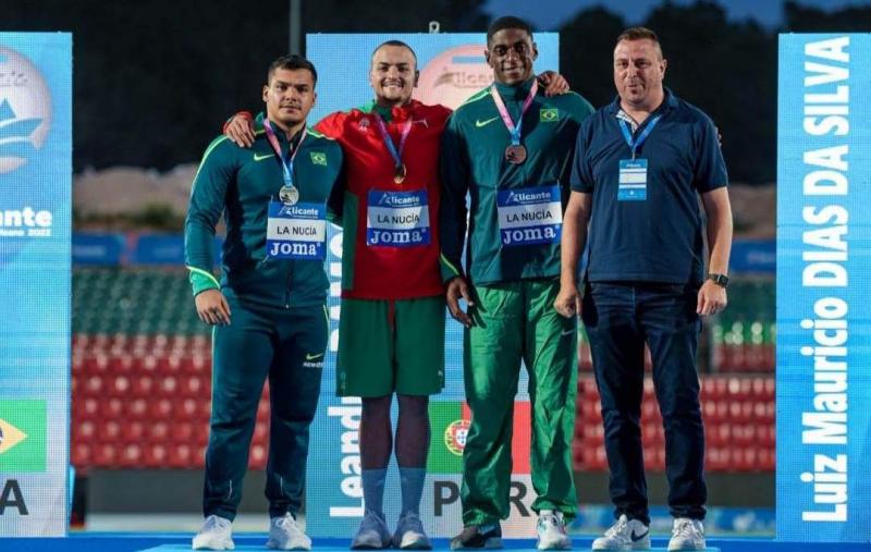 Atleta amazonense conquista medalha de prata em lançamento de dardo na Espanha