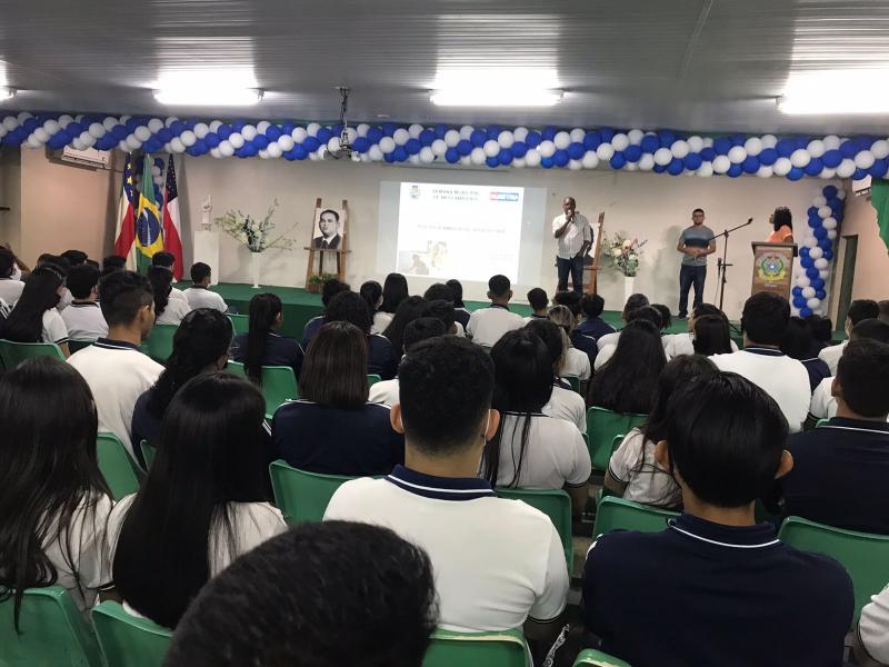 Sedema e Fametro ministram palestra no Colégio Batista sobre Política Ambiental