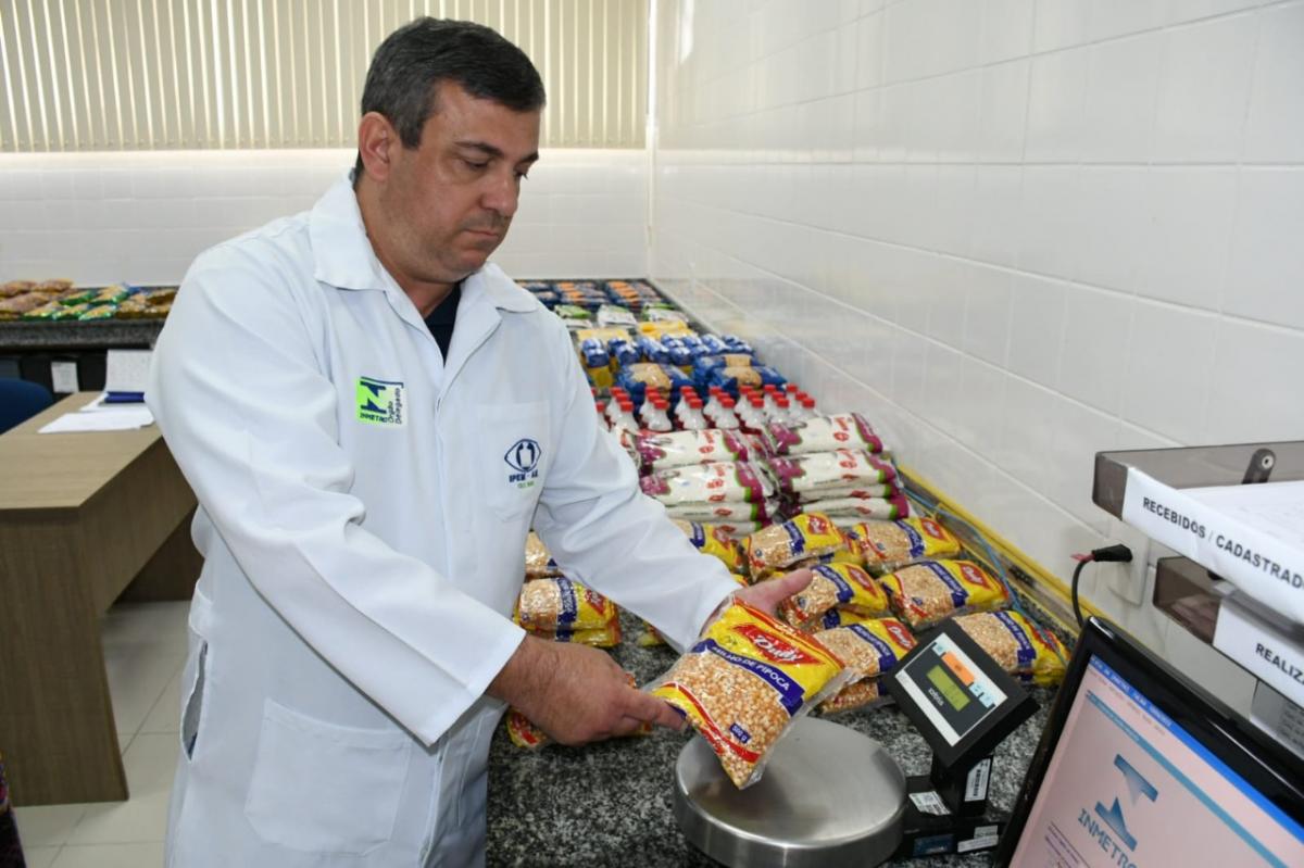 Ipem-AM faz análise em produtos típicos de festa junina Ipem-AM faz análise em produtos típicos de festa junina